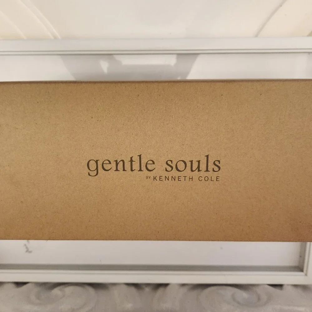 GENTLE SOULS Eugene Lime Leather Travel Ballet Flats. NIB. Size: Various